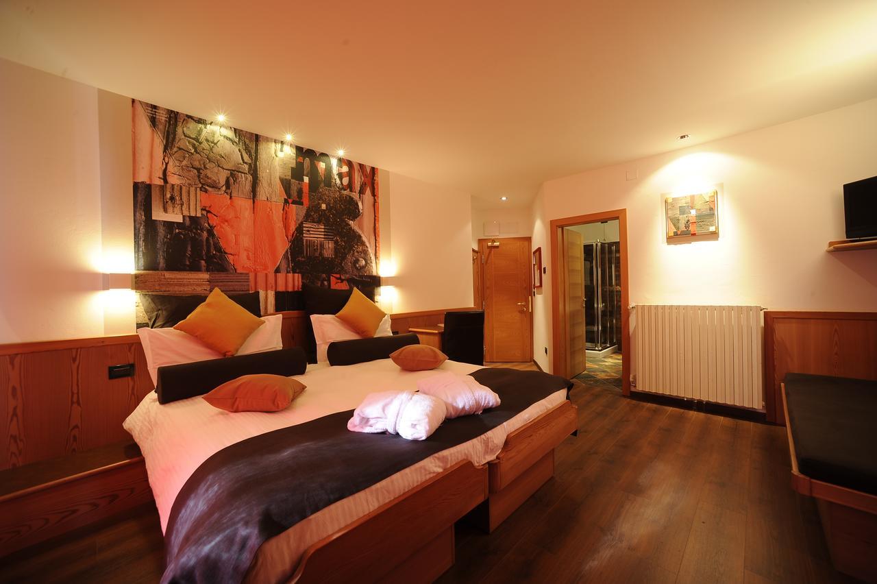 Hotel Isolabella Wellness Fiera Di Primiero Εξωτερικό φωτογραφία