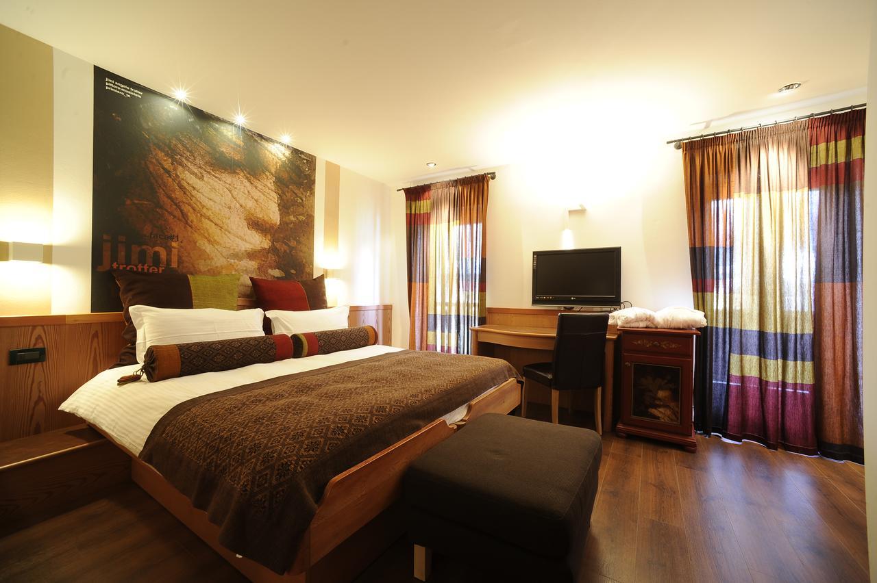 Hotel Isolabella Wellness Fiera Di Primiero Εξωτερικό φωτογραφία