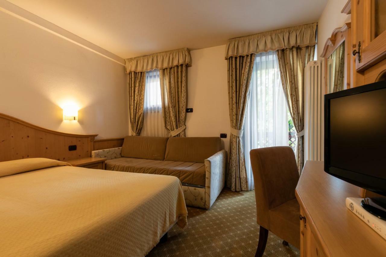 Hotel Isolabella Wellness Fiera Di Primiero Εξωτερικό φωτογραφία